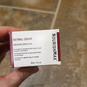 Retinol Cream - White and Red